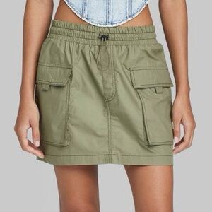 NWT Wild Fable Green Parachute Cargo Mini Skirt Size Medium